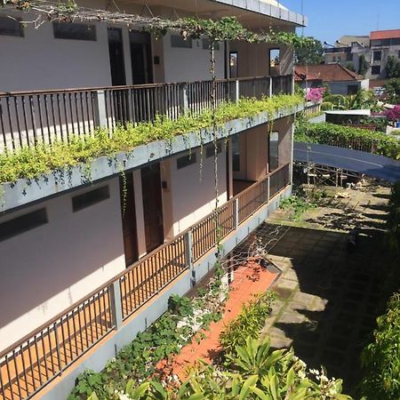 Pakerisan East Mansion Hotel Denpasar Eksteriør billede
