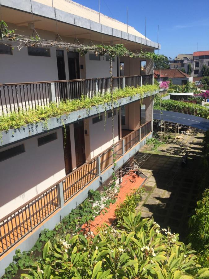 Pakerisan East Mansion Hotel Denpasar Eksteriør billede